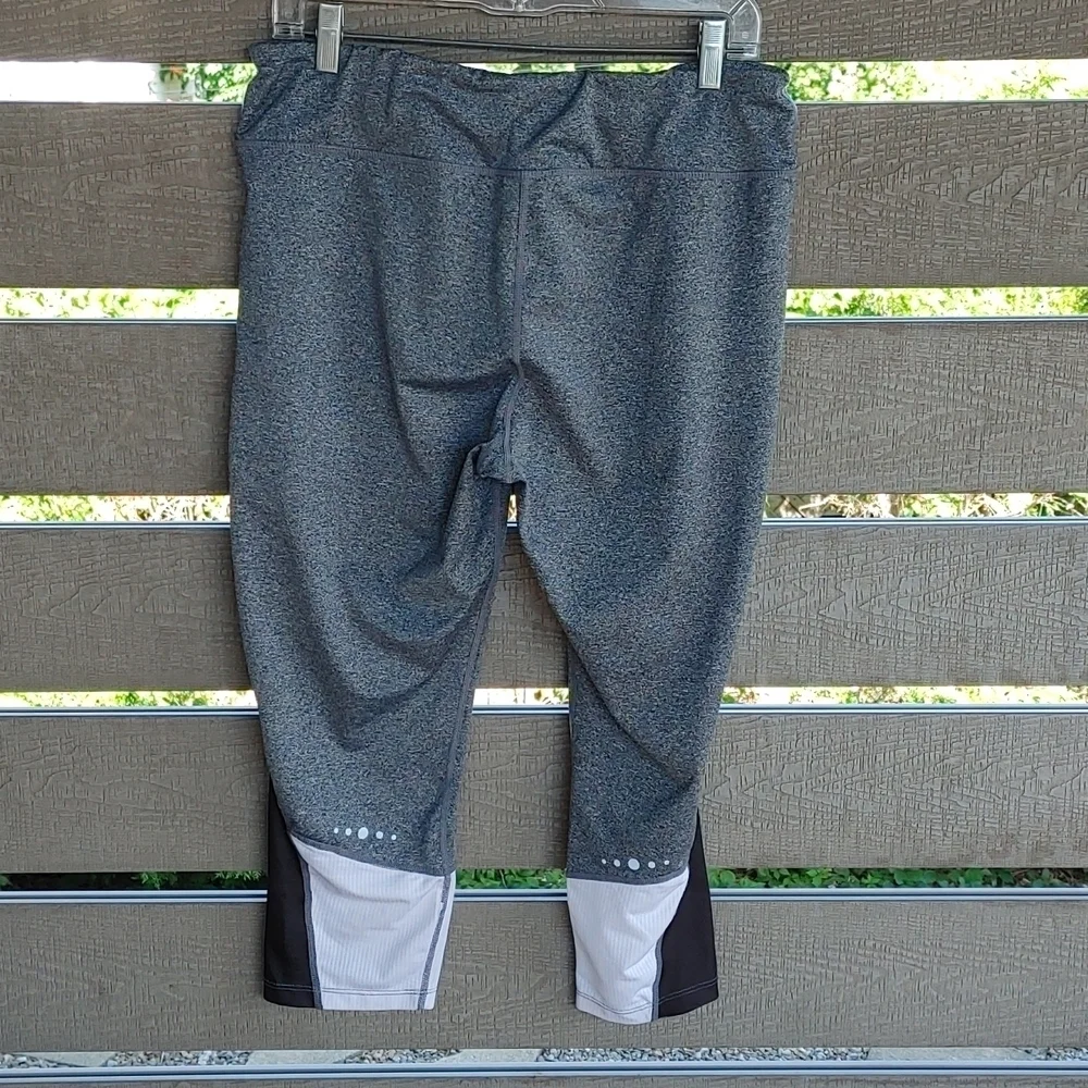 Surin sport stretch leggings gray white and black size Large‎ - Picture 4 of 9